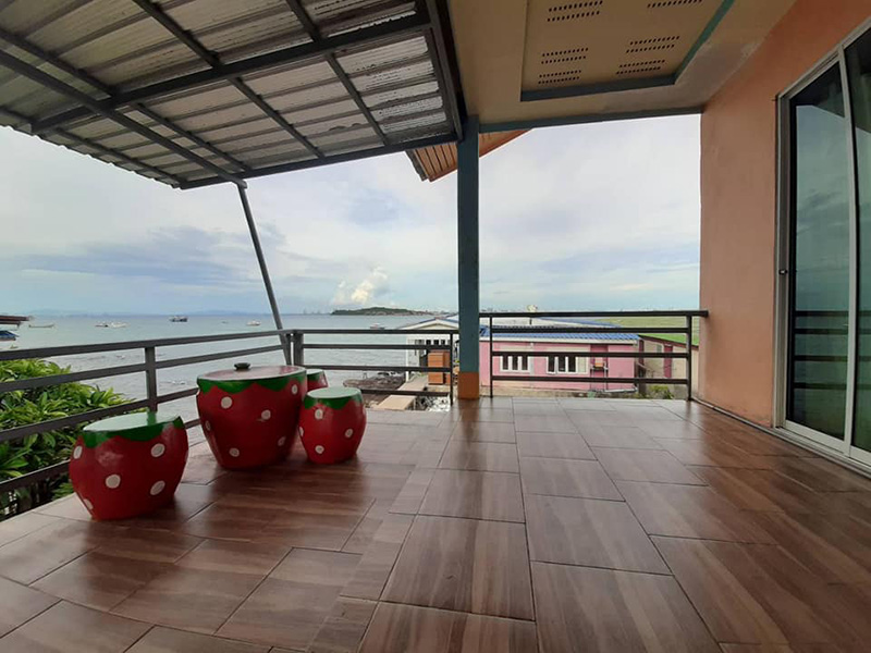 บ้านริมเลเกาะล้านรีสอร์ท จังหวัดชลบุรี