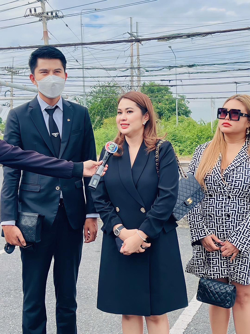  จูน เพ็ญชุลี 