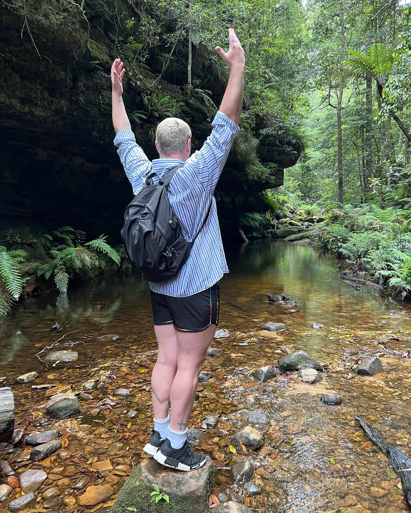 เล่นน้ำตก