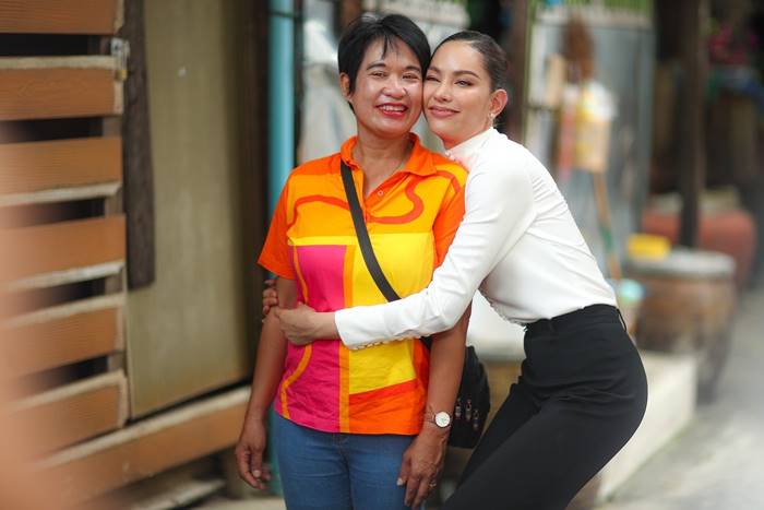 แอนนา เสืองามเอี่ยม