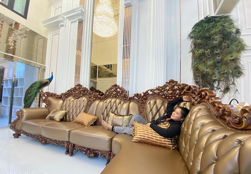 ฮาย อาภาพร บ้าน