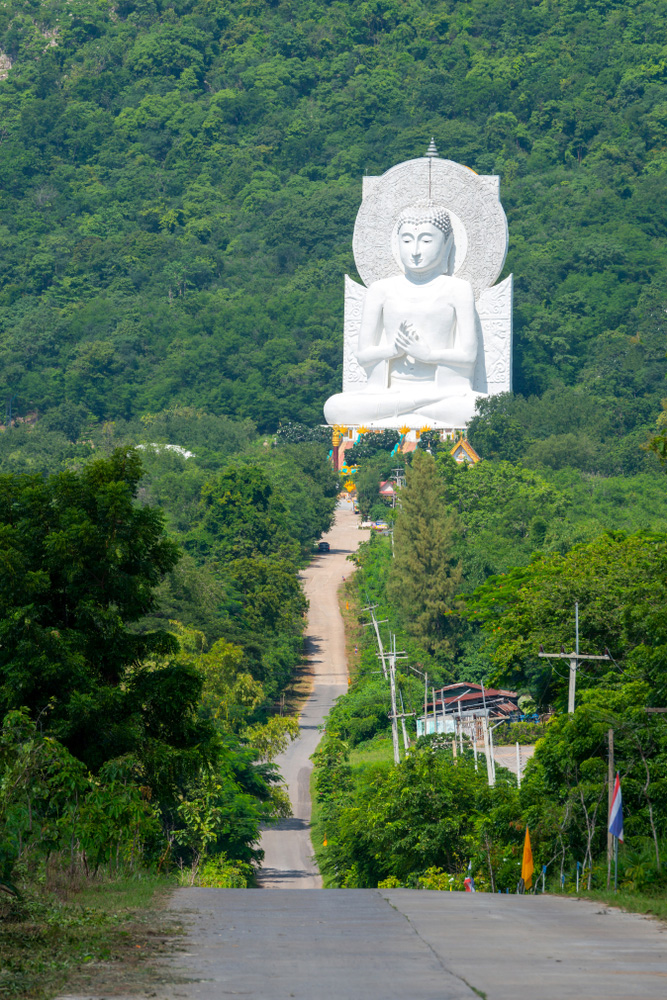 วัดถ้ำเขาปรางค์ จังหวัดลพบุรี