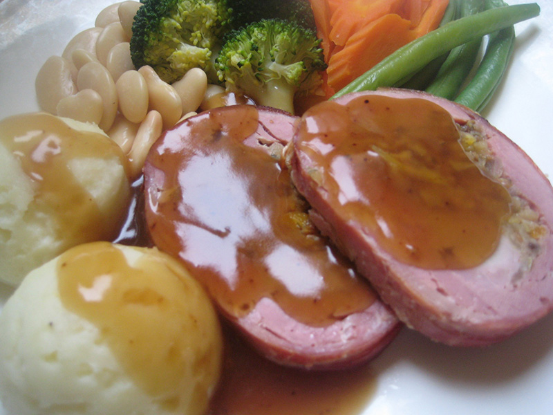 หมูสันในยัดไส้แอปริคอต แอปเปิล และขิง อาหารฝรั่ง เมนูหมูยัดไส้ สูตรอาหาร