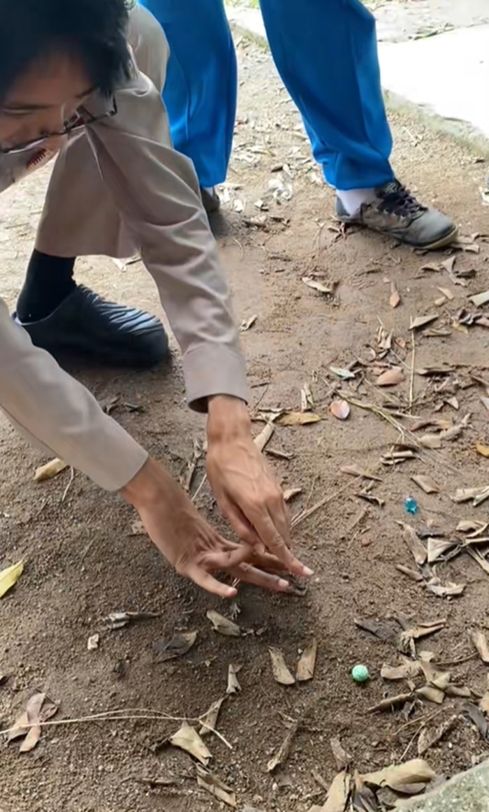 เล่นลูกแก้ว