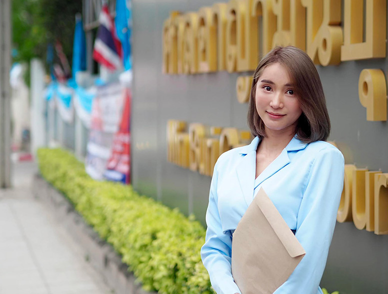 มินดา มีทรัพย์สิน ประวัติ