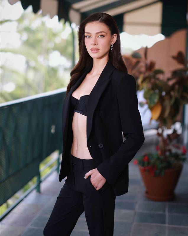 นิโคลา เพลท์ซ ประวัติแฟน บรูคลิน เบ็คแฮม