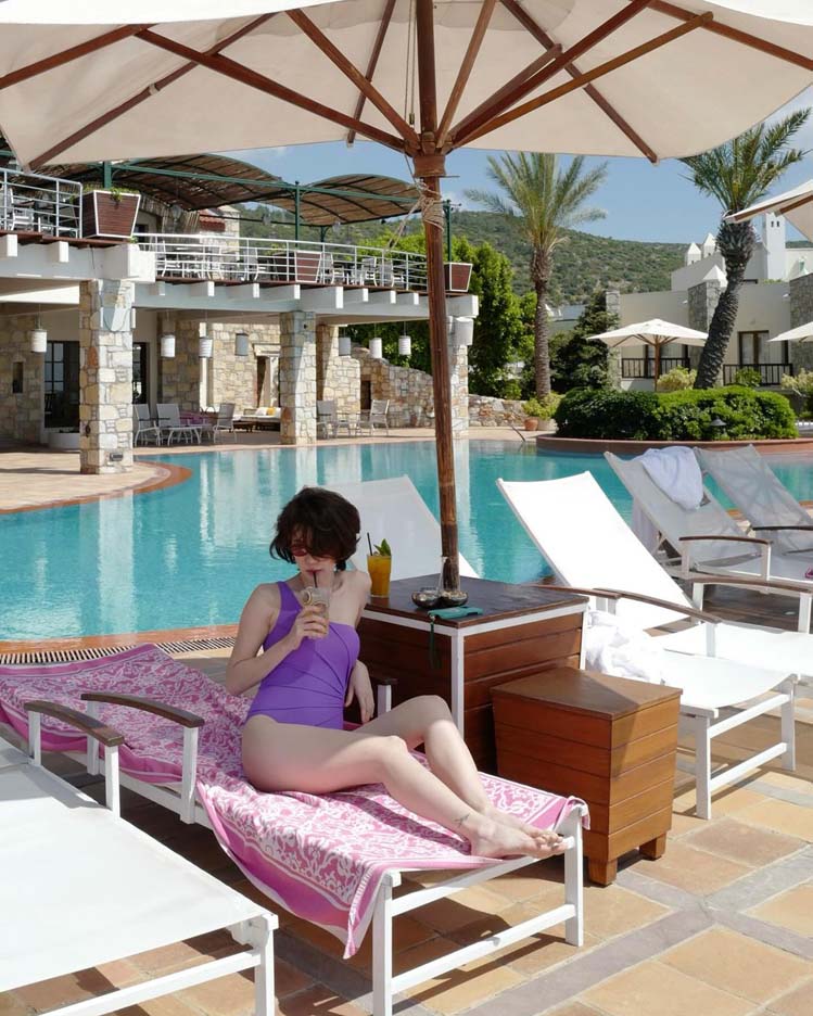 พลอย ภัทรากร