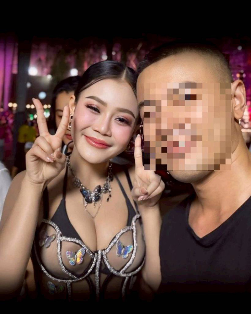 ลำไย ไหทองคำ ฟาดคนแซะใส่ชุดโชว์จุกโผล่