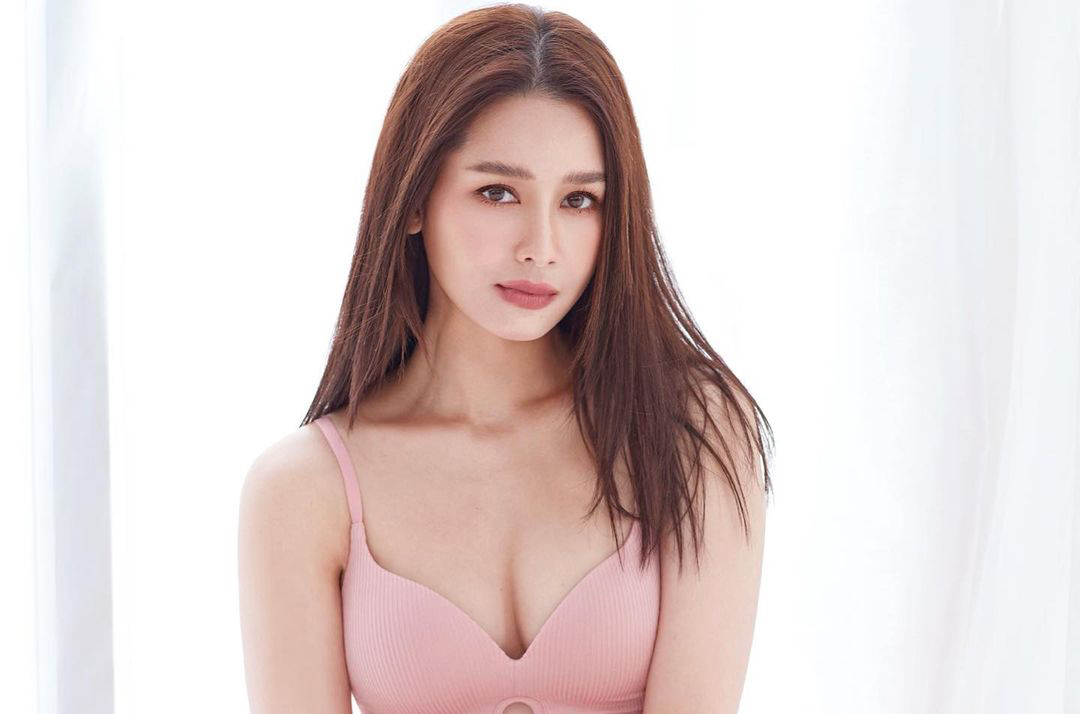 โม อมีนา