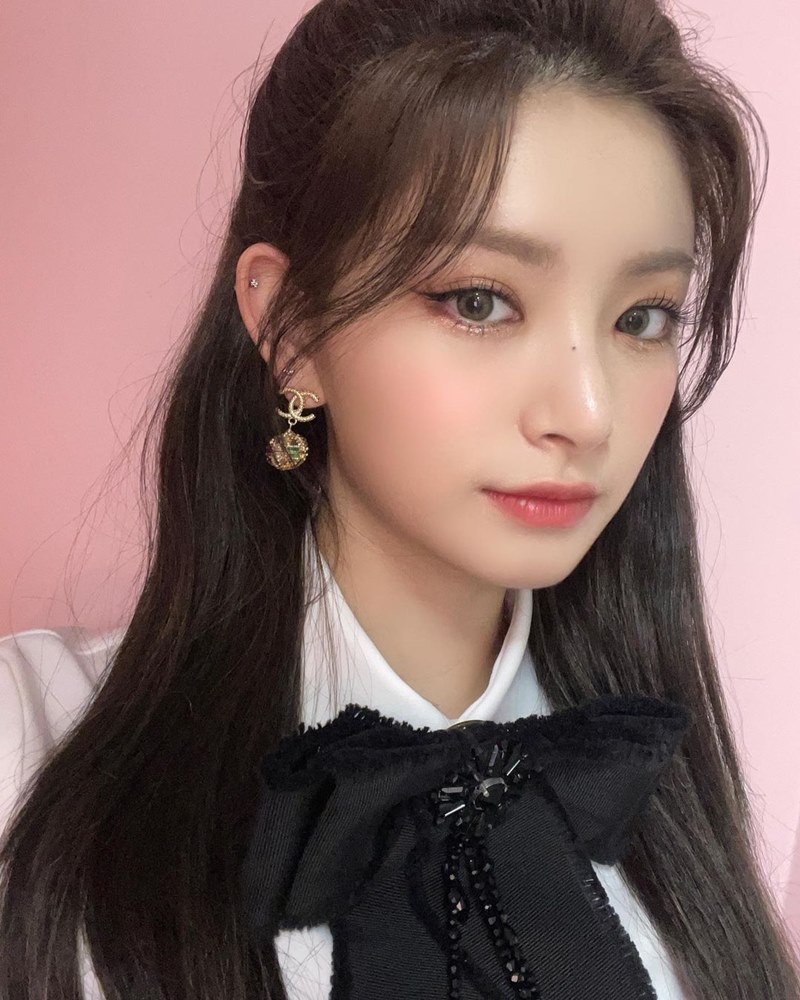 อี้เหริน Everglow