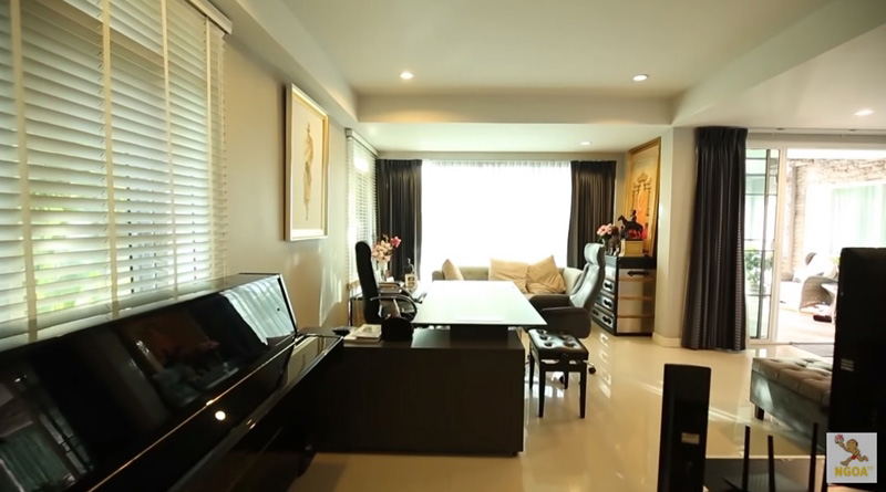 บ้านจอนนี่ และจริยา แอนโฟเน่