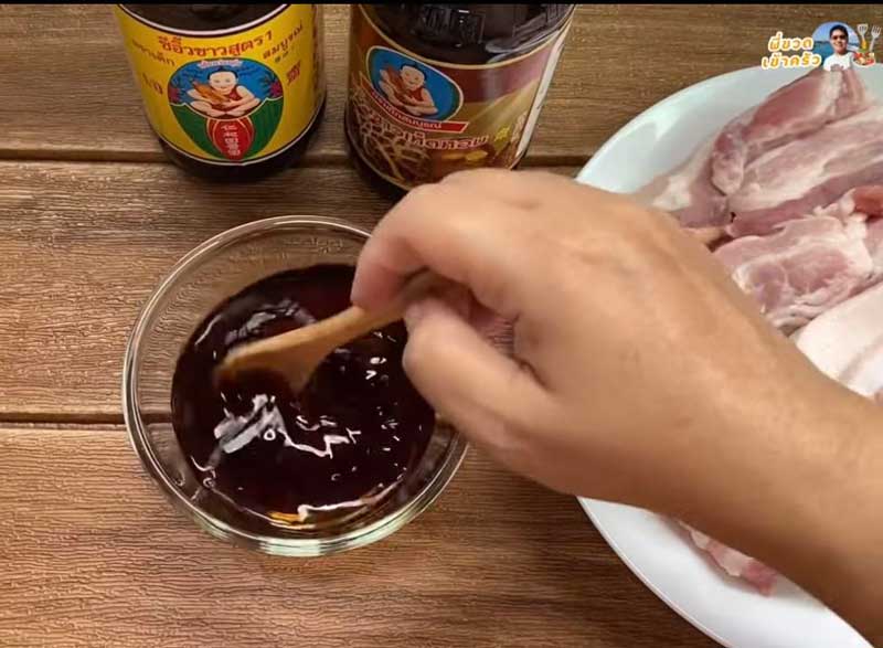 หมูสามชั้นคั่วซีอิ๊ว