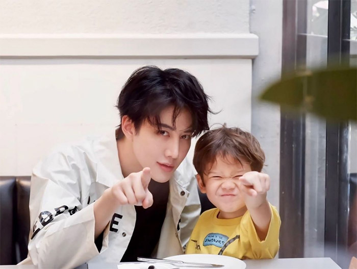 พ่อลูกดารา