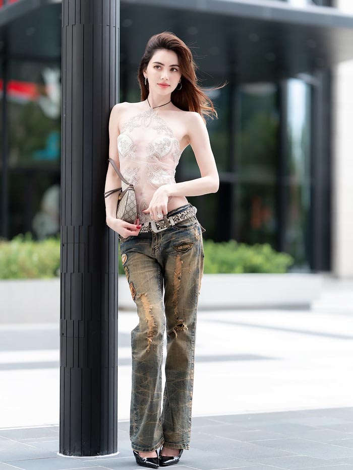 ใหม่ ดาวิกา แซ่บไฟลุก เสื้อซีทรูตัวบาง