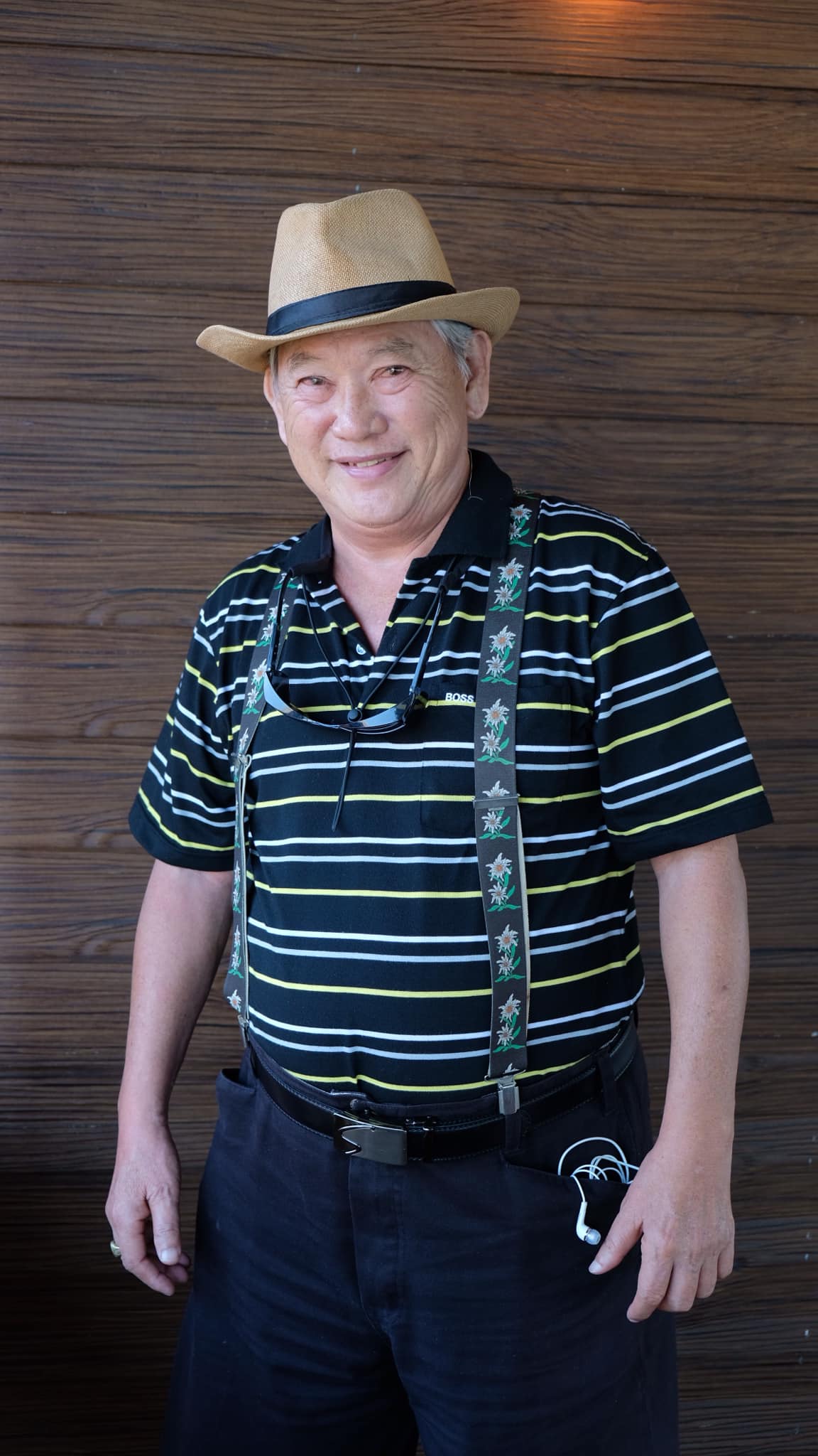 อาแดง อารมณ์ดี