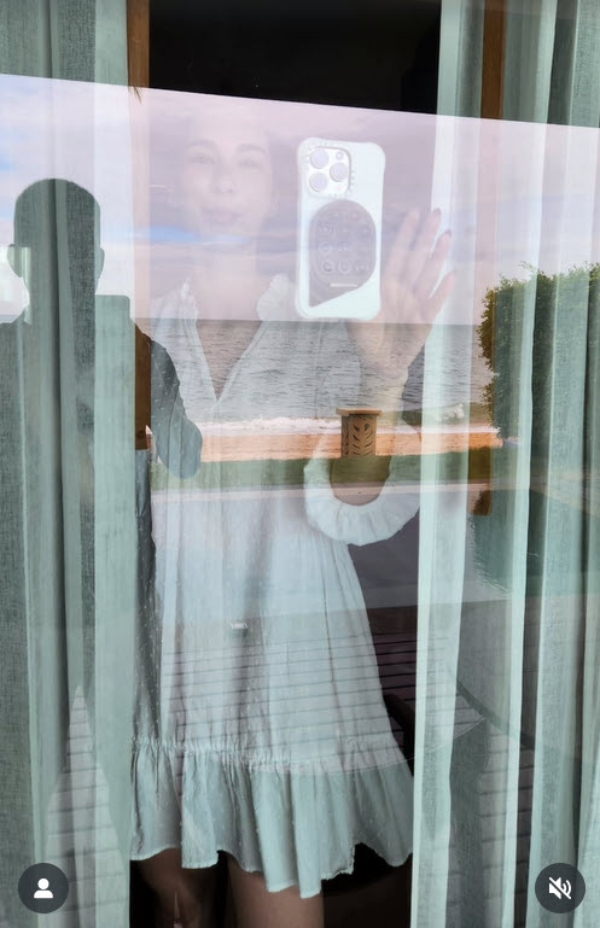 แบงค์ พชร ปล่อยคลิปละมุนคู่ โบว์ เบญจวรรณ พร้อมเพลงยิ้มง่าย