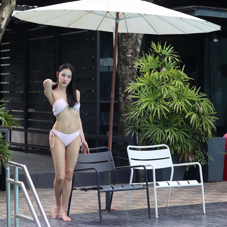 แพท ณปภา ชุดว่ายน้ำ