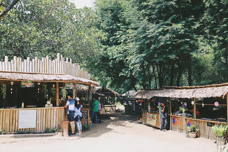 ตลาดโอ๊ะเมิก