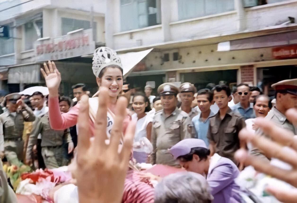 อาภัสรา หงสกุล