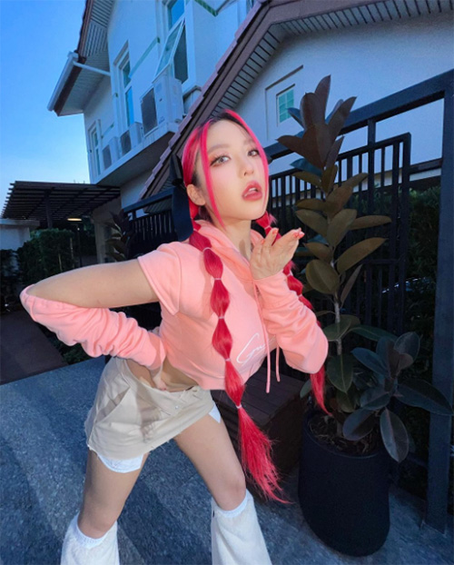 หวาย ปัญญริสา สีผมหน้าร้อน