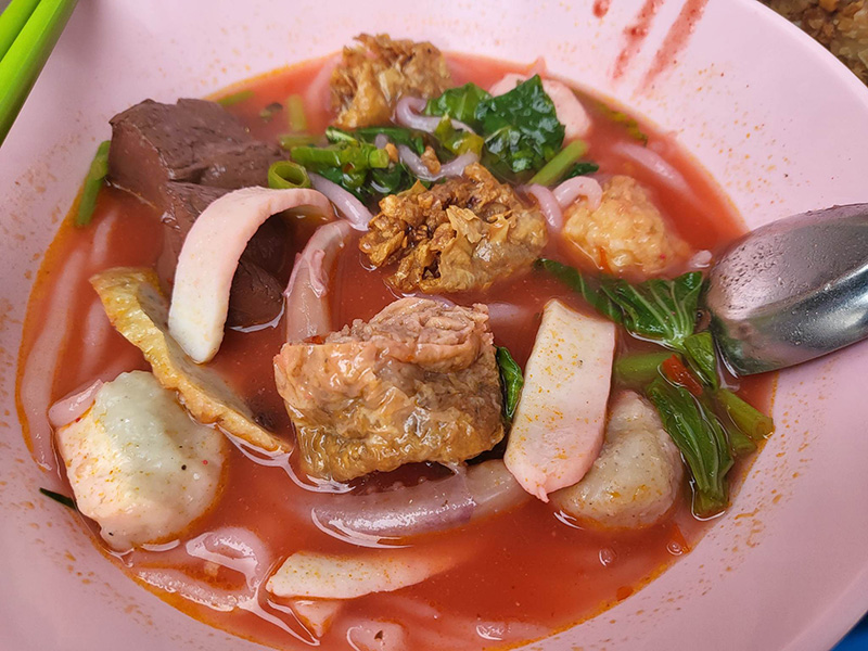 ร้านอาหารประตูผี