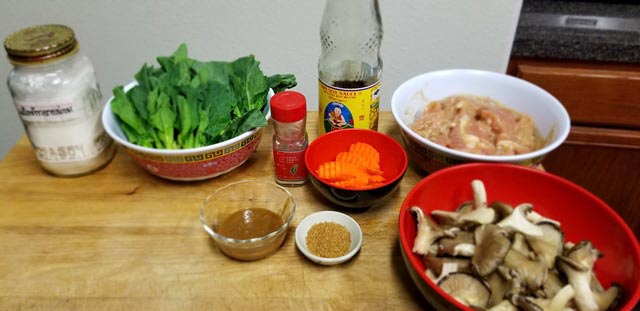 ราดหน้าหมูหมัก