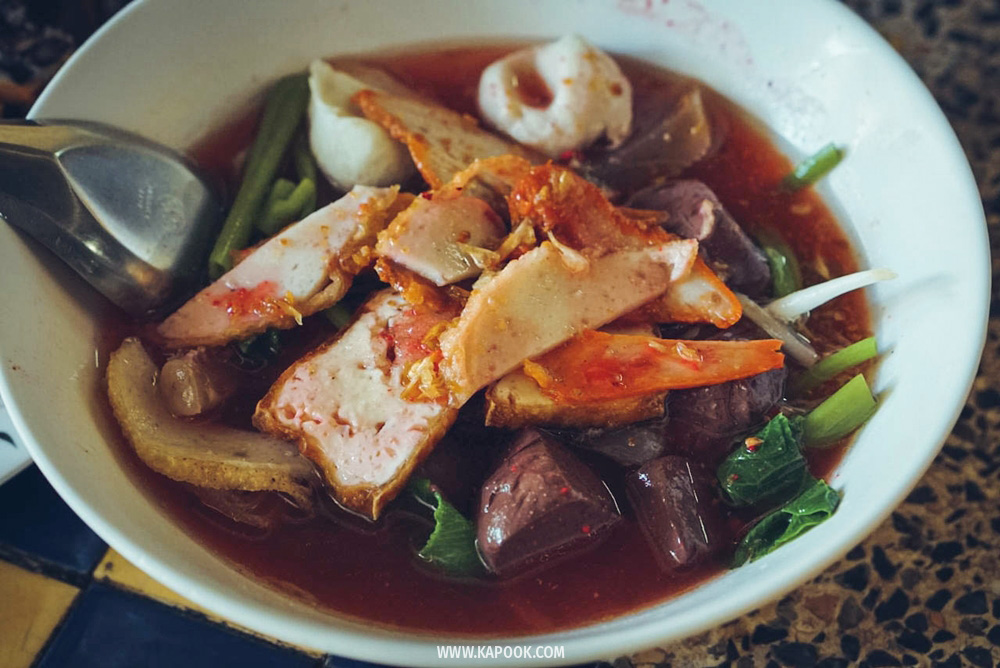 ตลาดหัวรอ อยุธยา