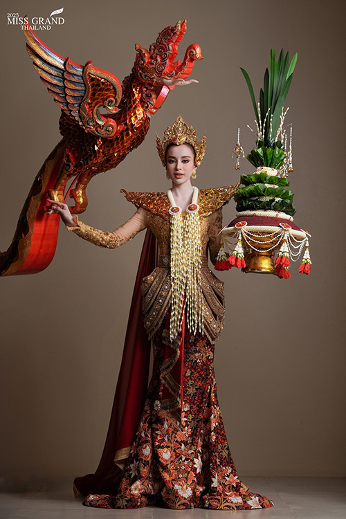 มิสแกรนด์ไทยแลนด์ 2025 ลุคประกวดรอบ ชุดชาติพันธุ์ใต้ คาบสมุทรมาลายู ทำถึงทุกคน !