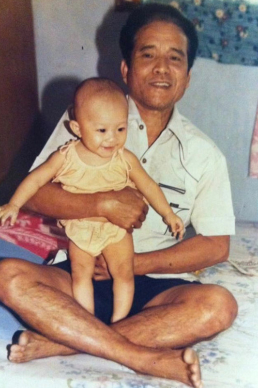  เอ็ม บุษราคัม ลูกสาวหม่ำ จ๊กมก ขอชาวเน็ตสานฝันพ่อถ่ายรูปกับปู่