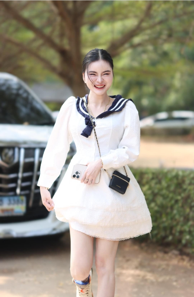 เอ๋ มิรา