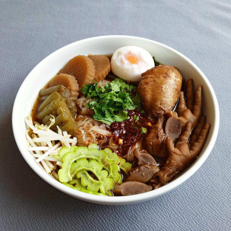 วิธีเสิร์ฟก๋วยเตี๋ยวไก่