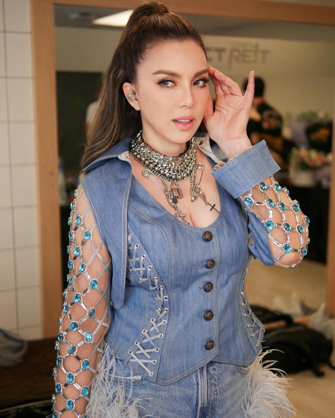 คริสติน่า อากีล่าร์