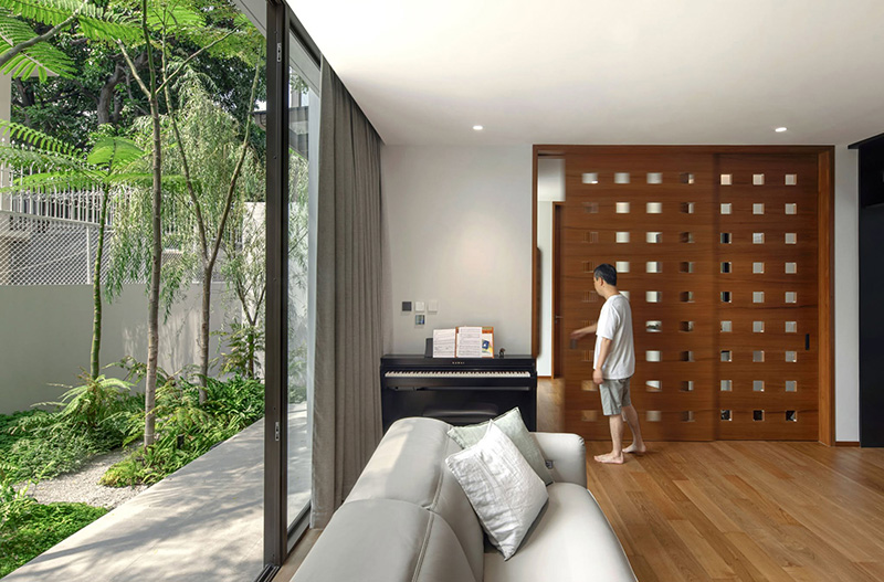 บ้านดินแดง แบบบ้านโมเดิร์นกลางกรุงเทพฯ ซ่อนคอร์ตยาร์ดสุดร่มรื่น