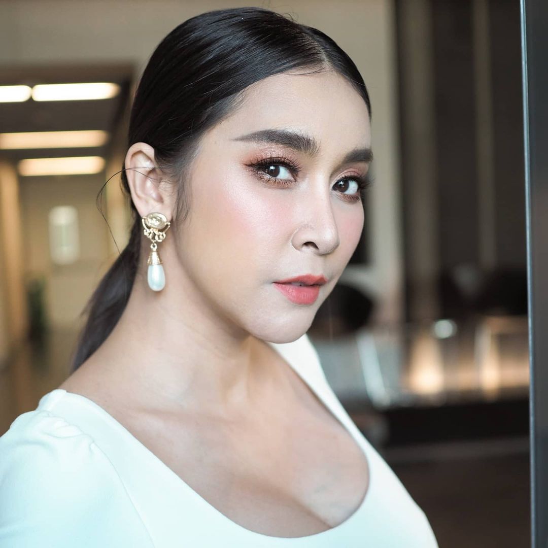 ใหม่ สุคนธวา