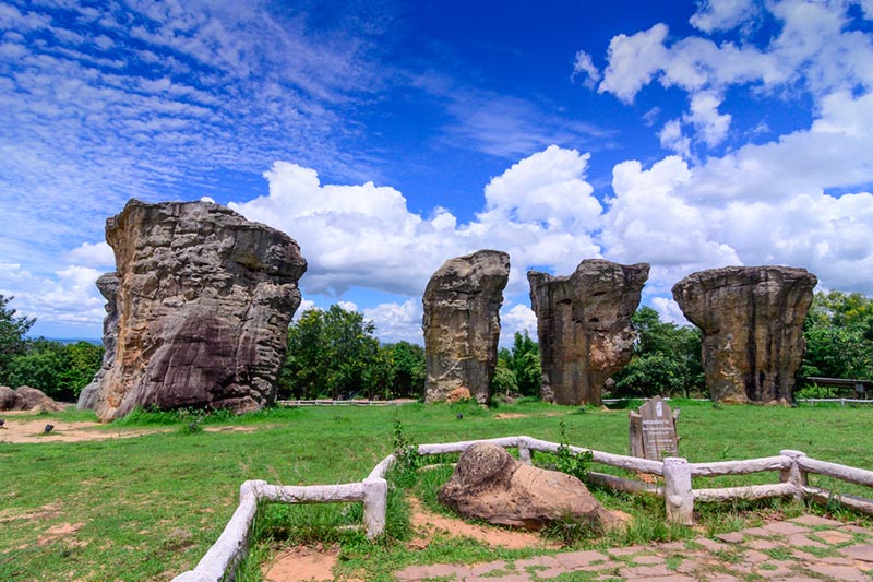 สถานที่ท่องเที่ยวเกี่ยวกับหิน