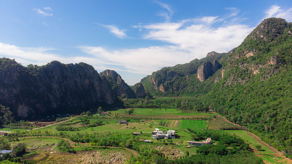 บ้านชายเขา อุทัยธานี