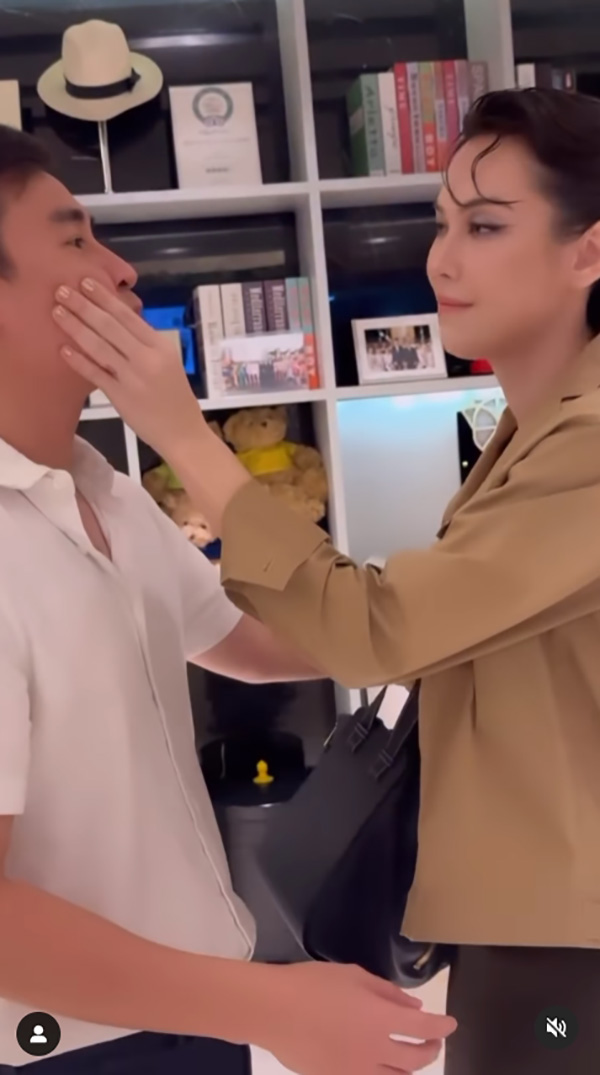  แมท ภีรนีย์