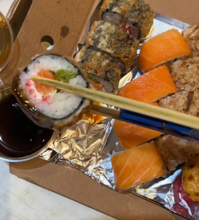 ใช้ตะเกียบ