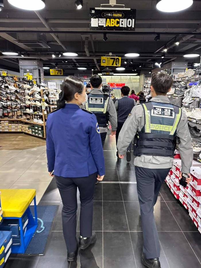 ดาราไทยตบกันกลางห้างเกาหลี