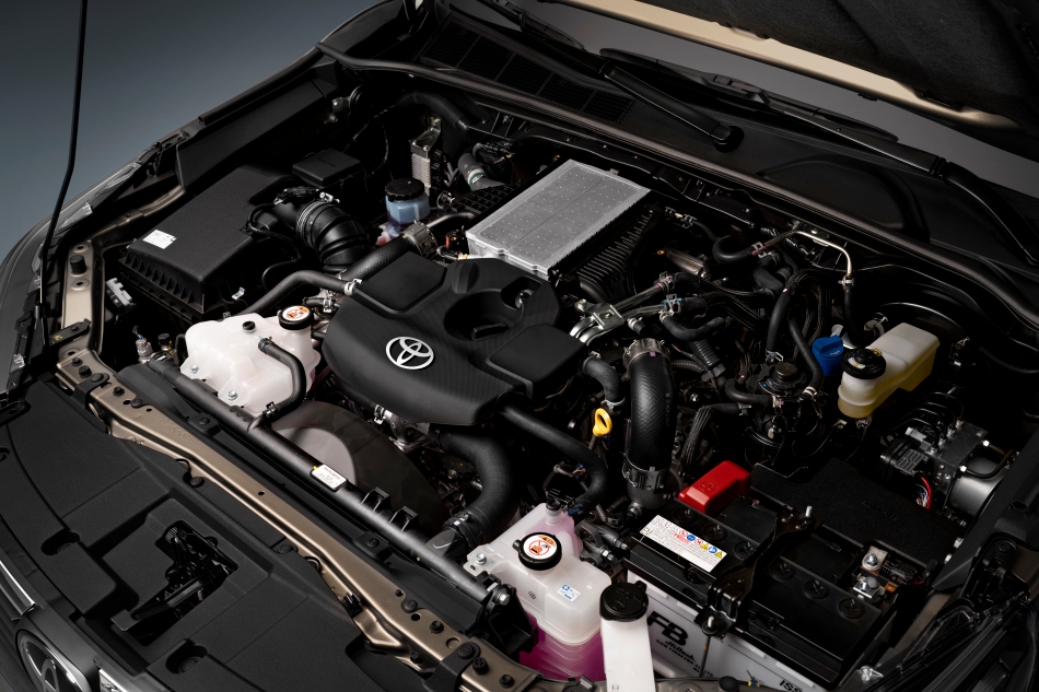 toyota hilux revo hybrid