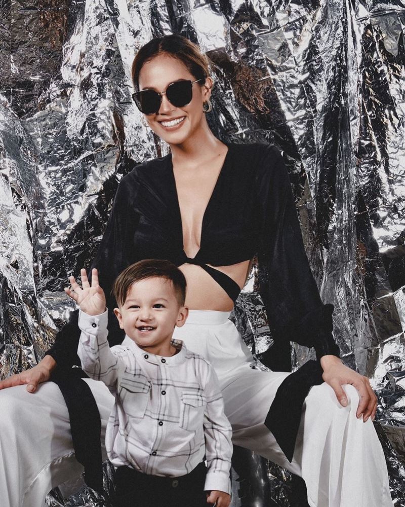 เมญ่า นนธวรรณ