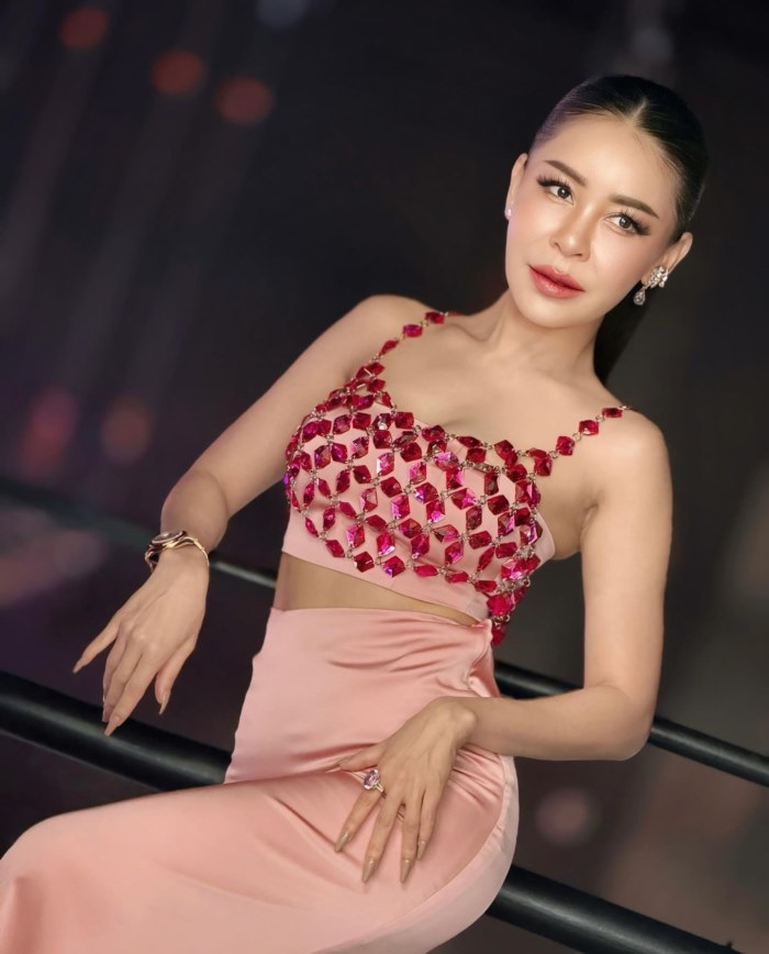  เป็กกี้ ศรีธัญญา