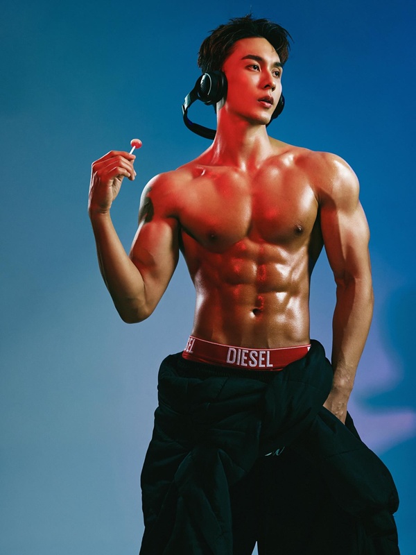 ณัฏฐ์ ทิวไผ่งาม โชว์ร่างทอง อวดกล้ามชัด ๆ