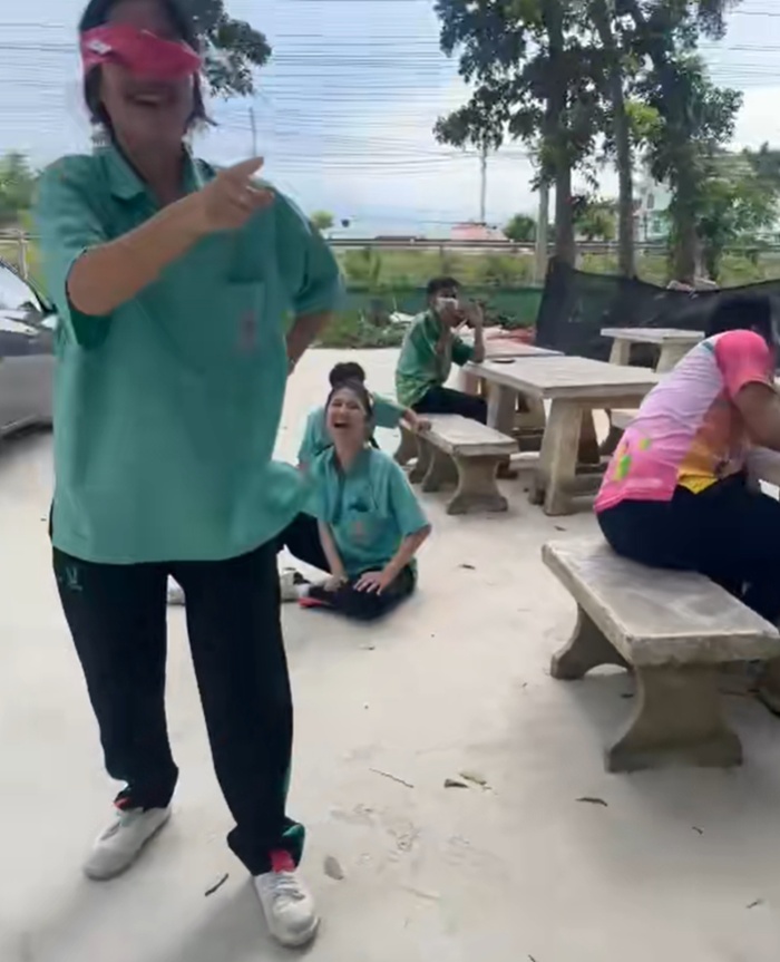 ตบหัวครู