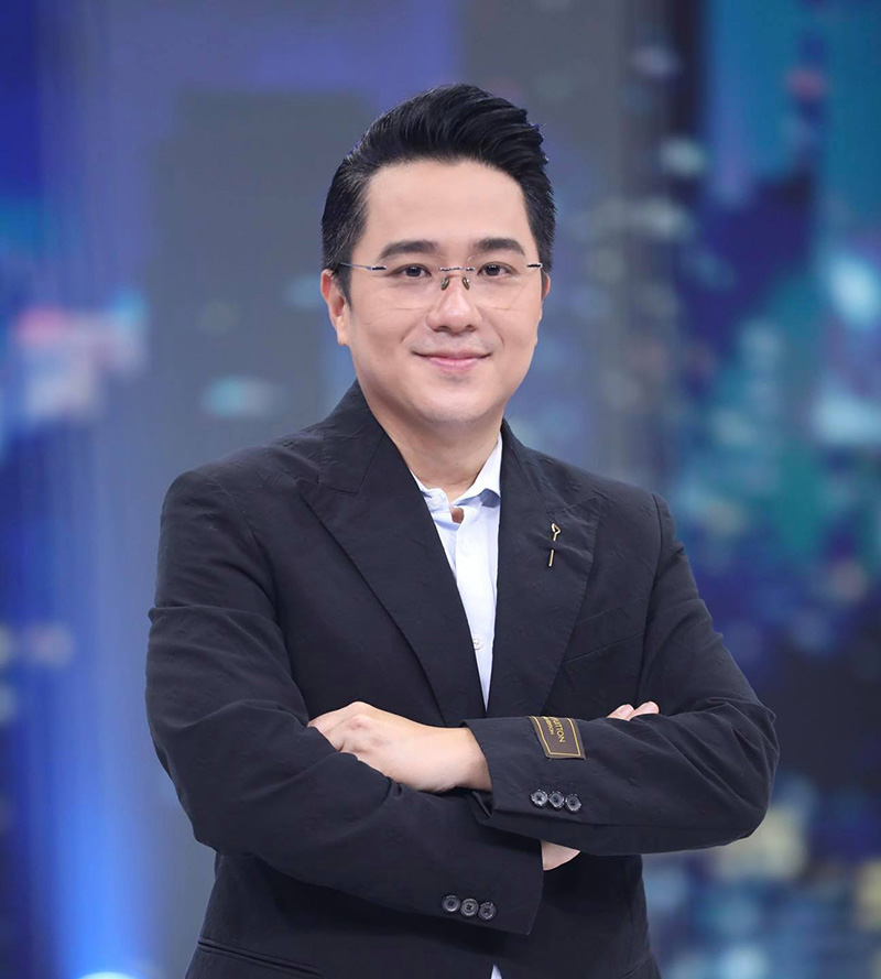 15 หมอดูชื่อดังเมืองไทย ที่สายมูต้องรู้จัก !