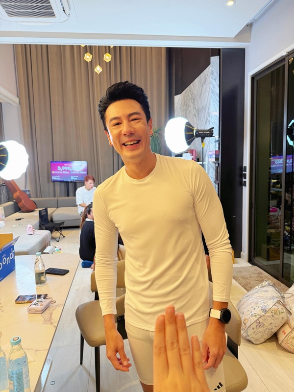 โดม ปกรณ์ ลัม เปิดประมูลกางเกงขาวในตำนาน