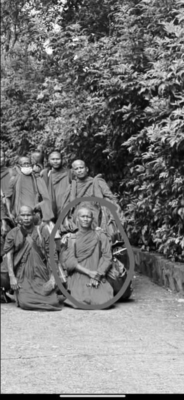 พระถูกรถชน