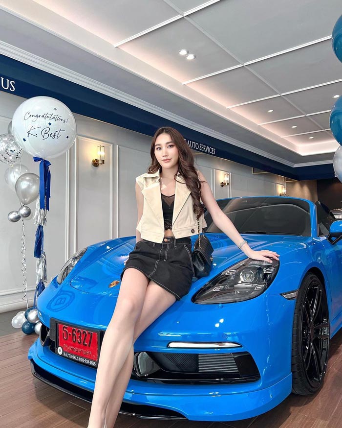 เบส รักษ์วนีย์