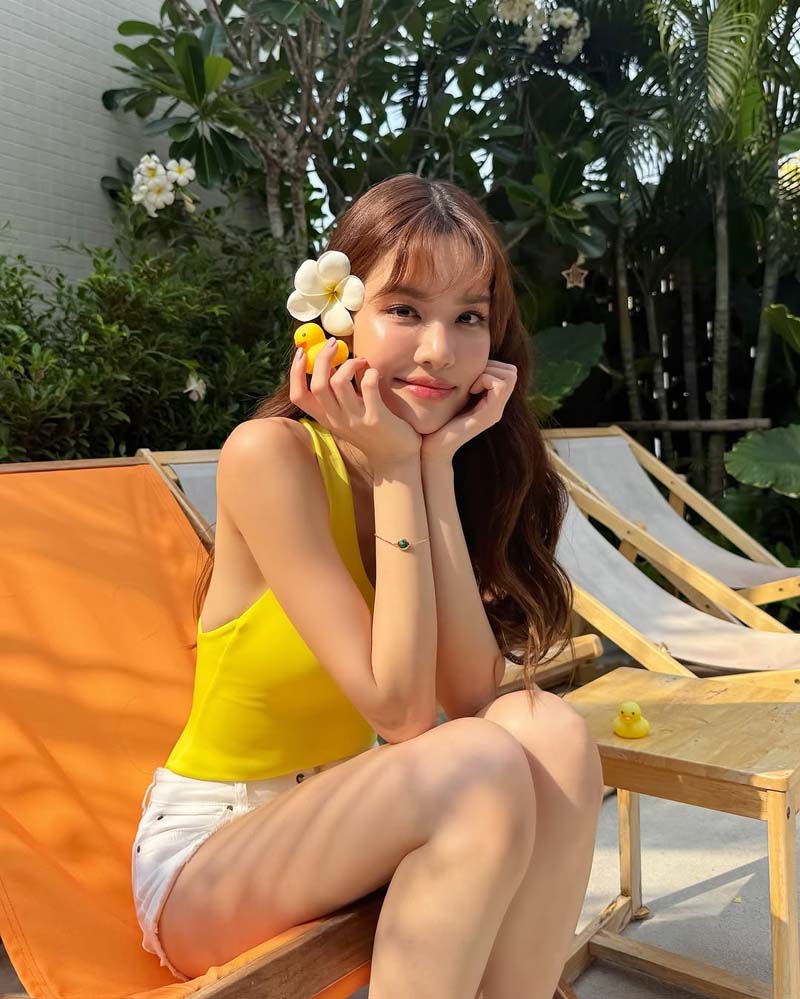 เกรซ กาญจน์เกล้า นุ่งน้อยห่มน้อยแช่น้ำเย็น