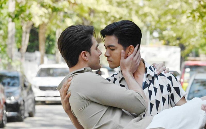 มิกค์ เข้ม